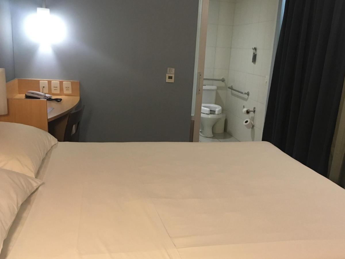 Отель Ibis Belo Horizonte Savassi Экстерьер фото