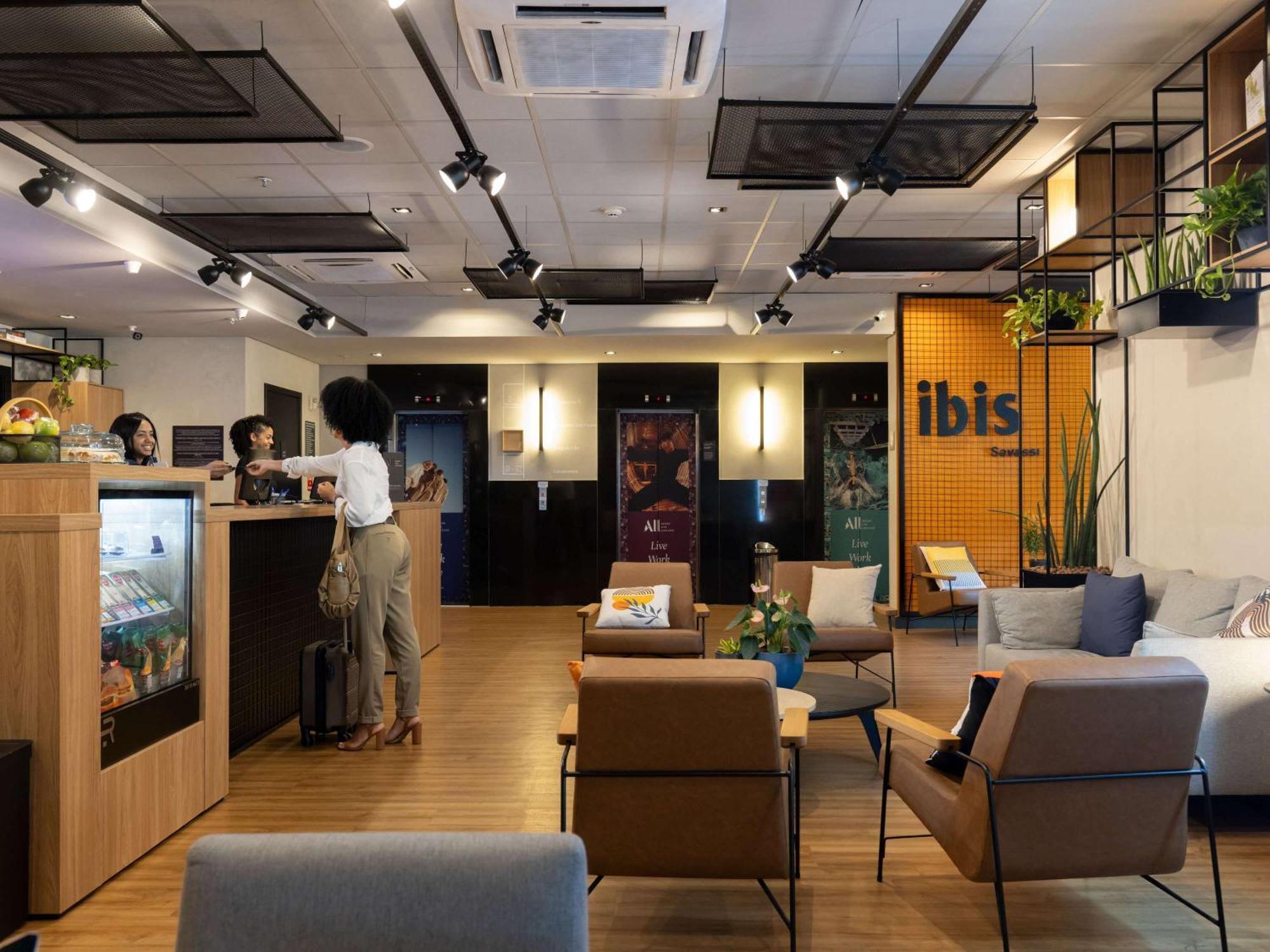 Отель Ibis Belo Horizonte Savassi Экстерьер фото