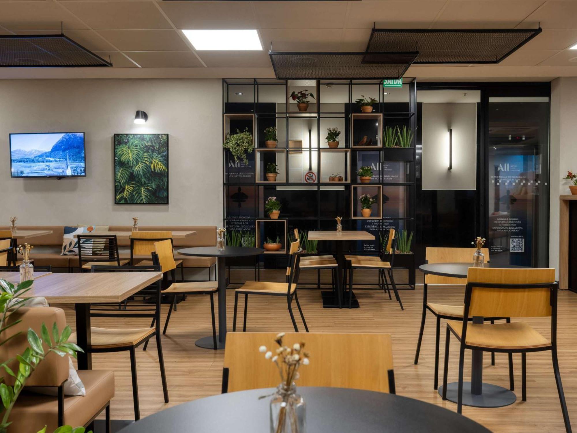 Отель Ibis Belo Horizonte Savassi Экстерьер фото