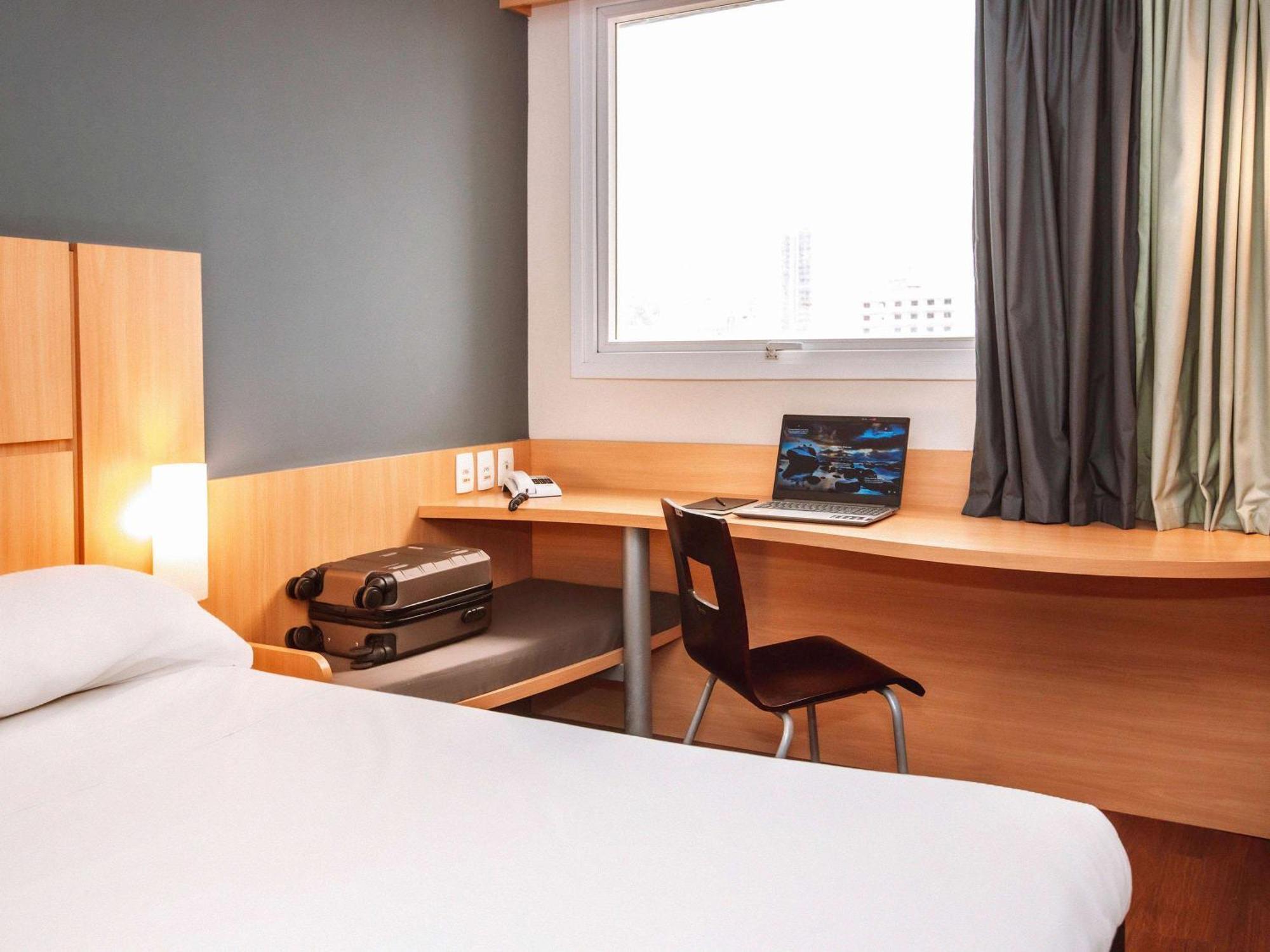 Отель Ibis Belo Horizonte Savassi Экстерьер фото