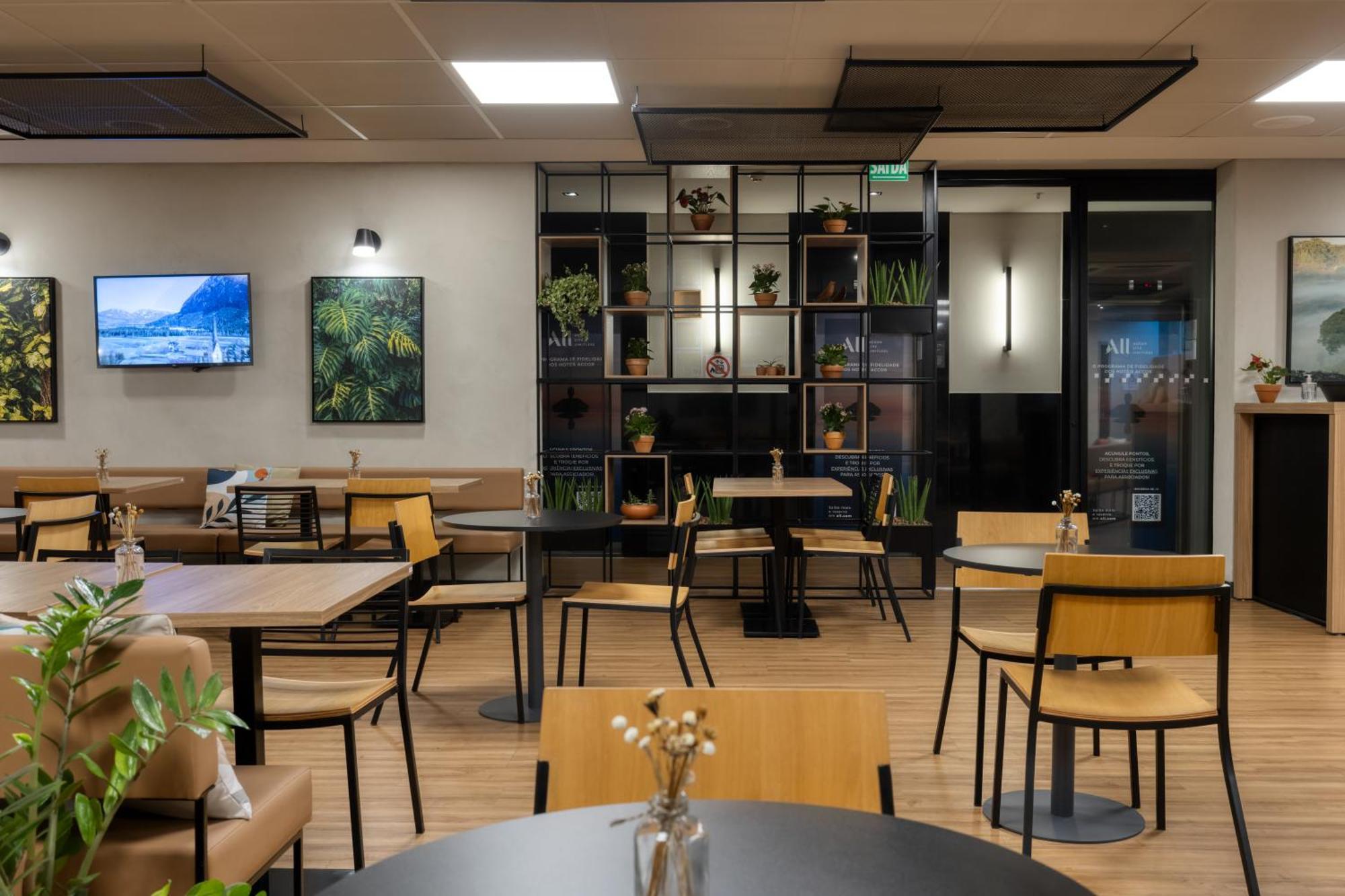 Отель Ibis Belo Horizonte Savassi Экстерьер фото