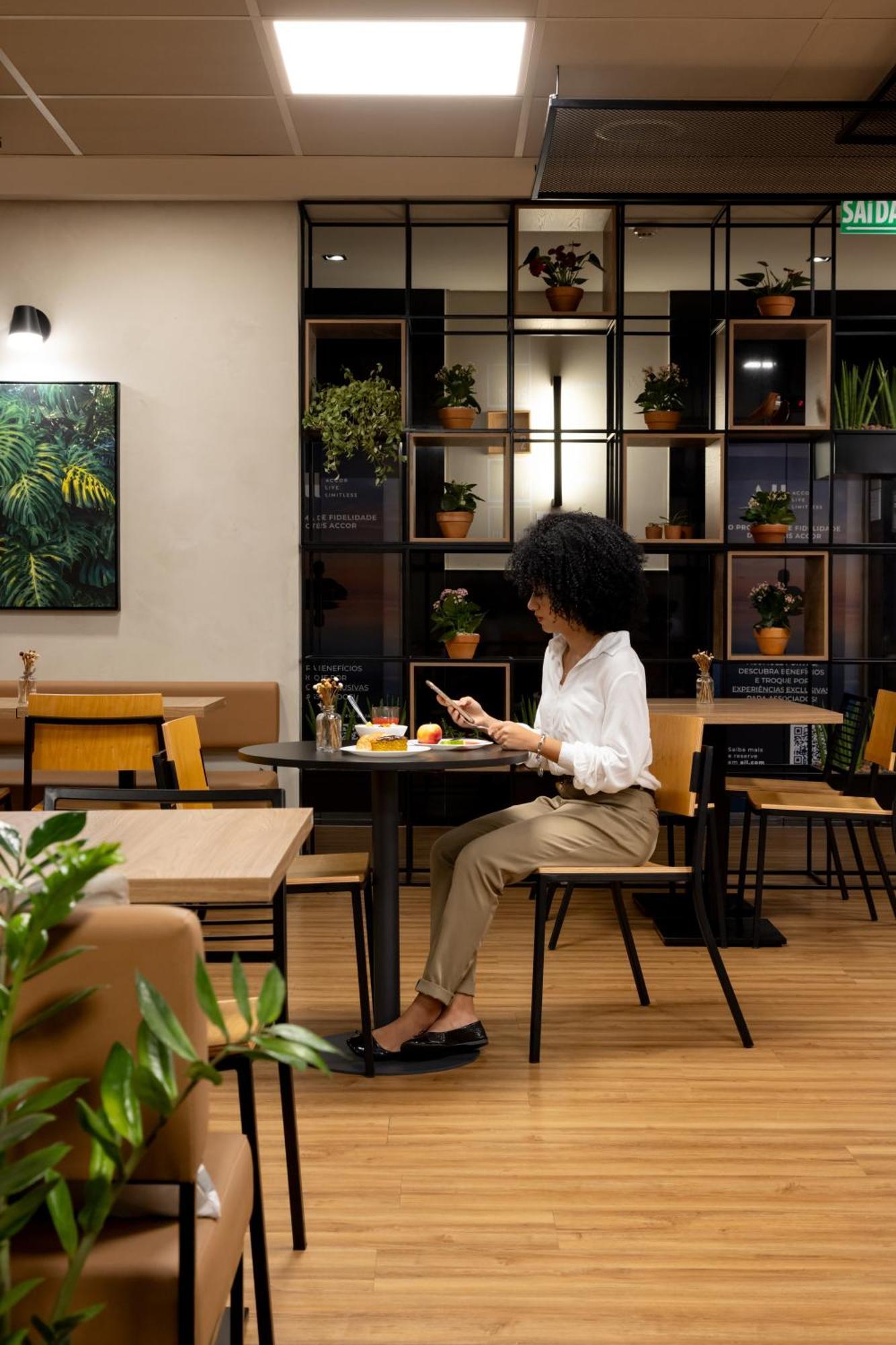 Отель Ibis Belo Horizonte Savassi Экстерьер фото