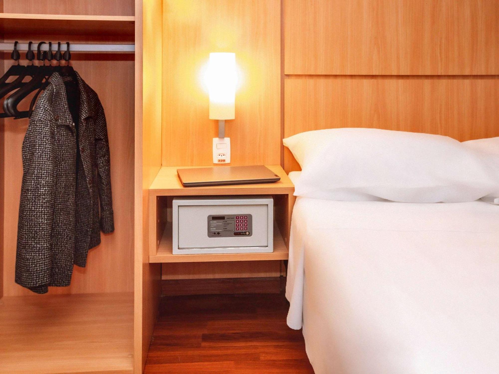 Отель Ibis Belo Horizonte Savassi Экстерьер фото