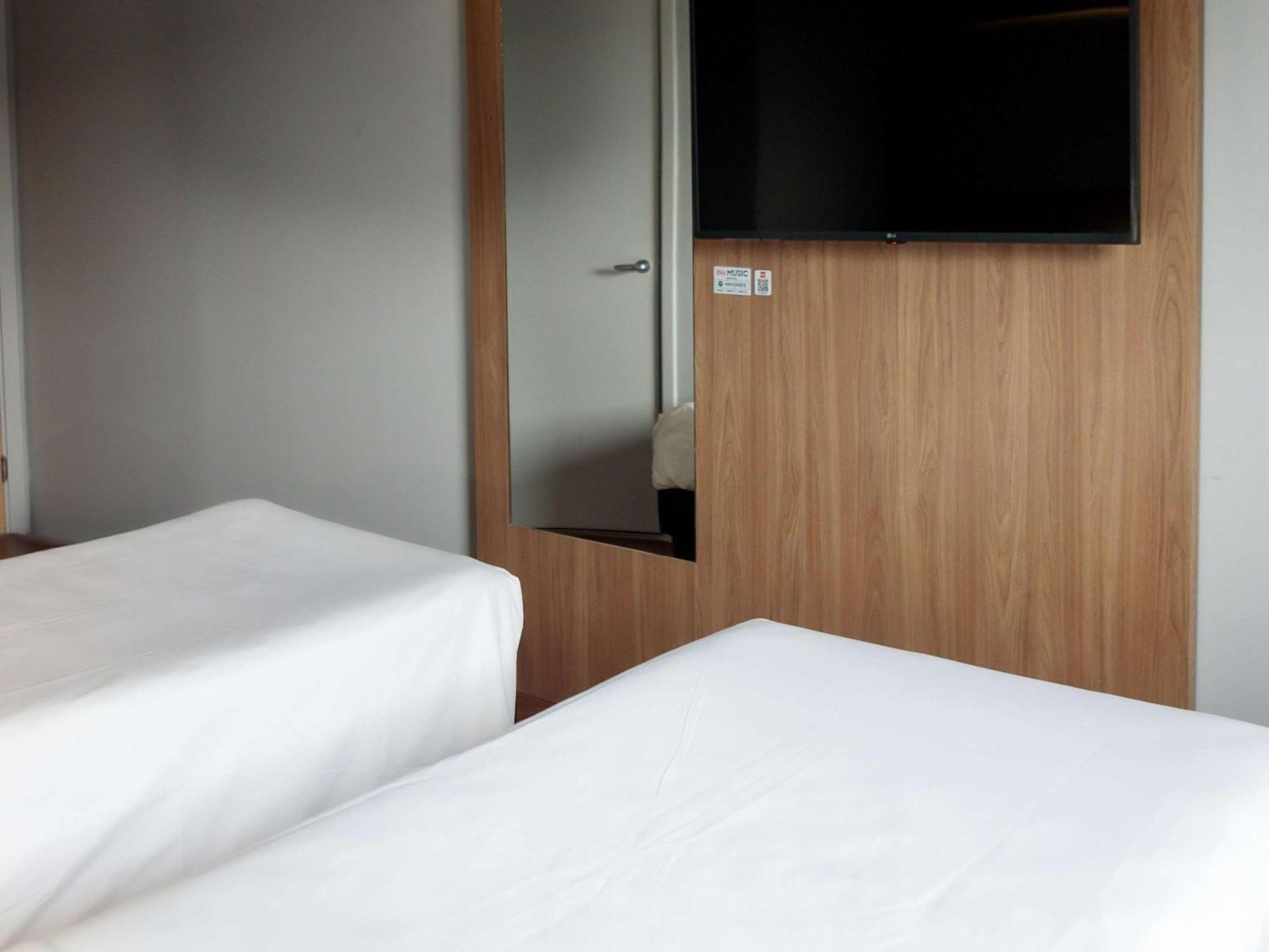 Отель Ibis Belo Horizonte Savassi Экстерьер фото