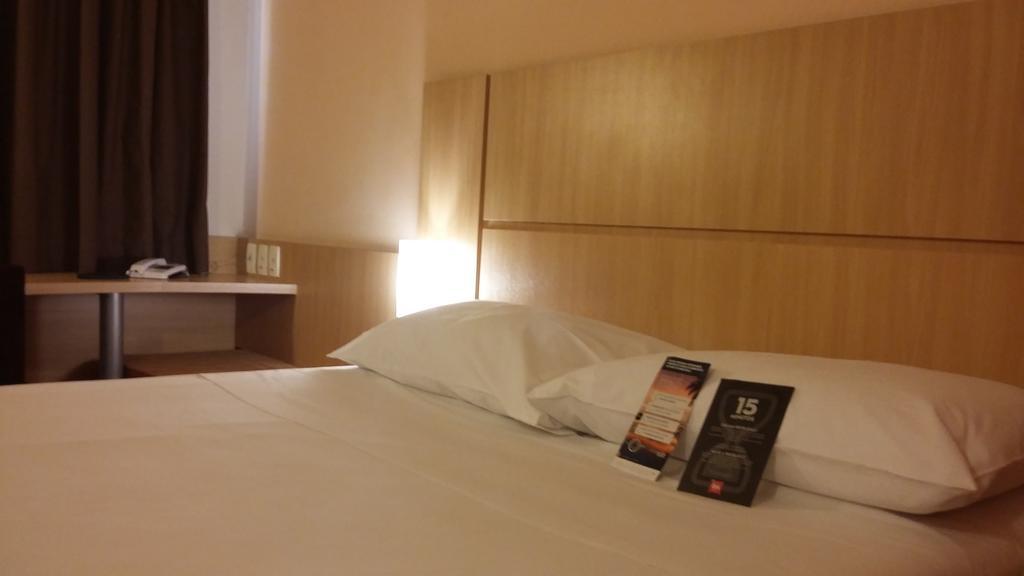 Отель Ibis Belo Horizonte Savassi Экстерьер фото